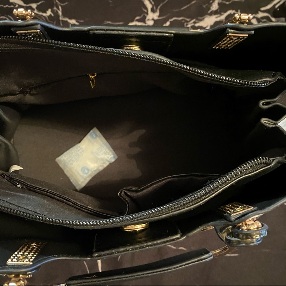 👜 Fashion City Girl Pleather Handbag - Picture 9 of 10